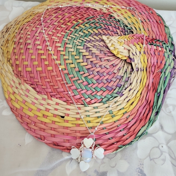 Silver Plated Mother of Pearl Heart Opal Cabochon Necklace - Picture 6 of 8